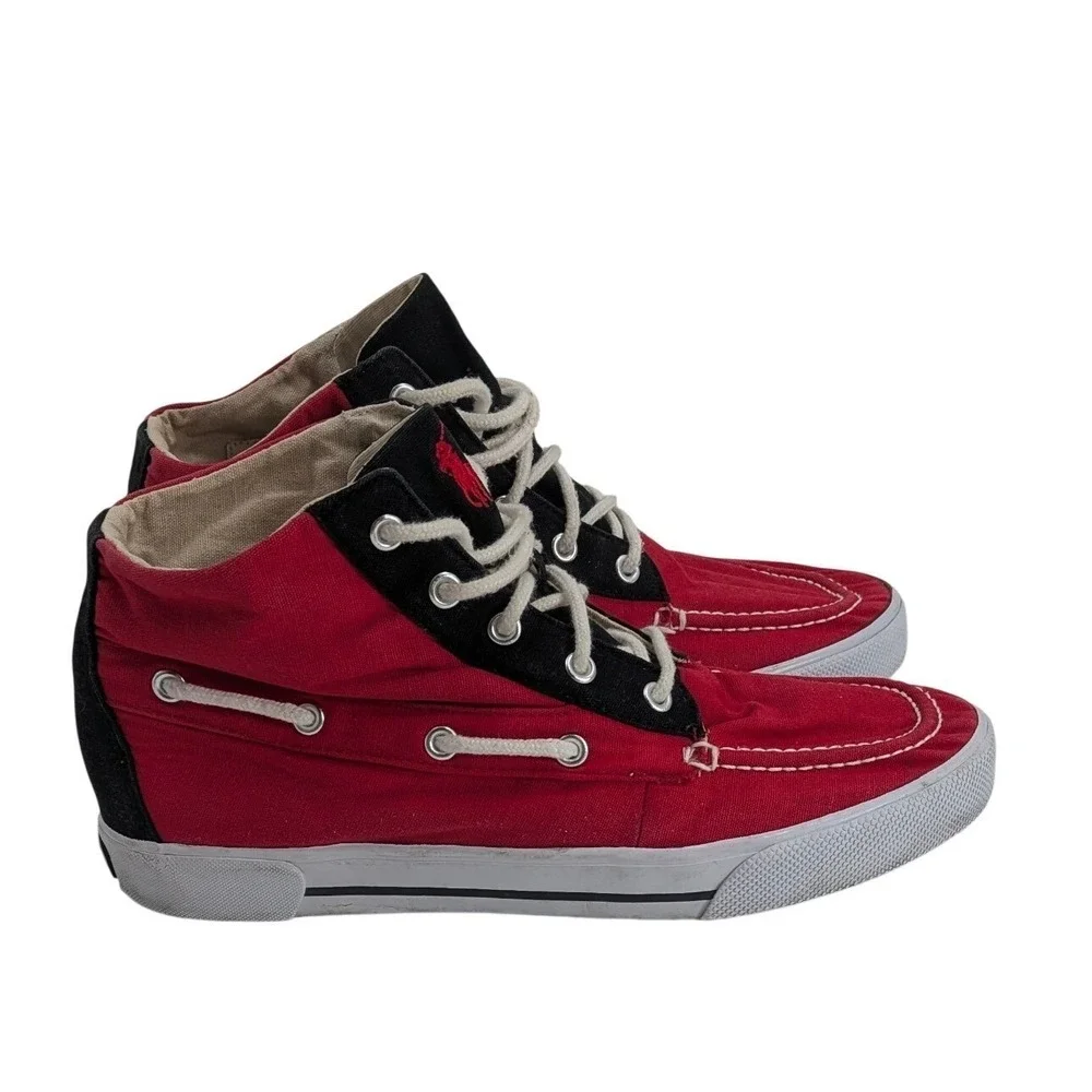 Polo Ralph Lauren boat shoes lacing